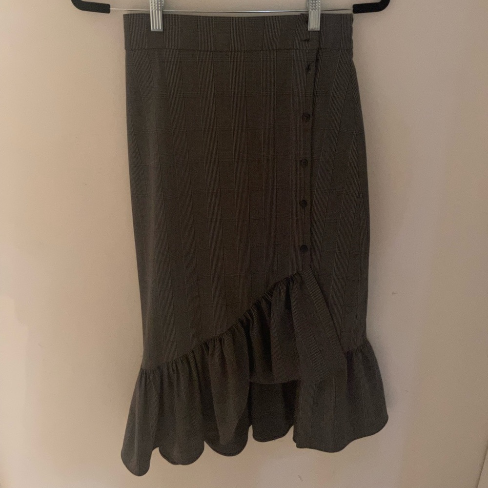 Zara Size Small Grey Plaid Skirt With Ruffle Pre Owned Good